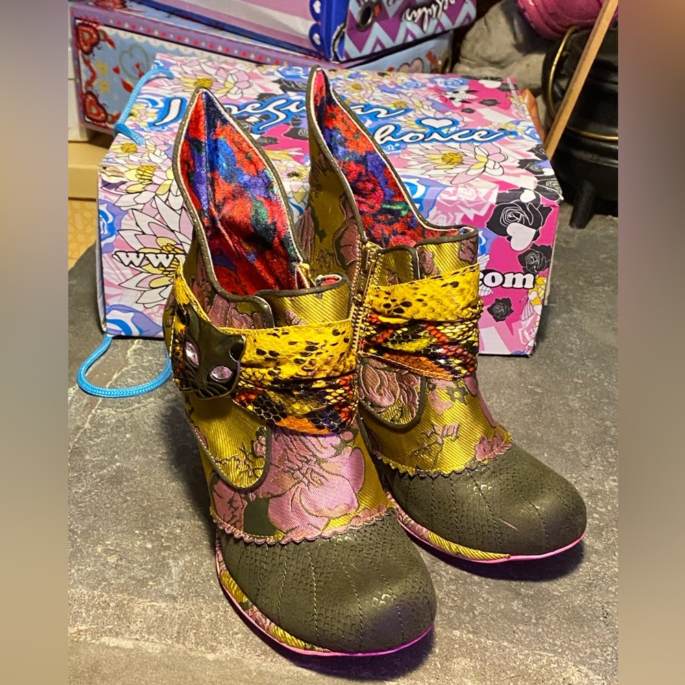 VTG Irregular Choice “Miaow” yellow floral tapestry bootie,Cat buckle,NIB, 39 UK - Picture 2 of 16